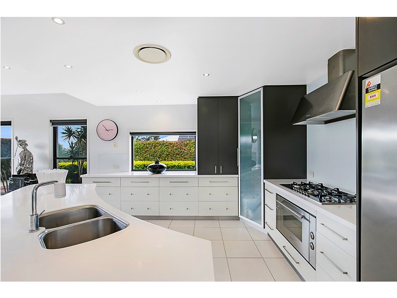 97 Spring Street, Middle Ridge QLD 4350