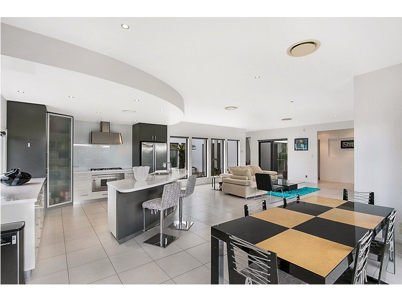 97 Spring Street, Middle Ridge QLD 4350