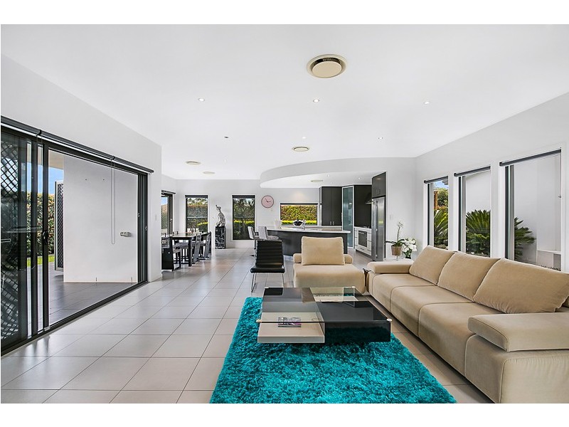 97 Spring Street, Middle Ridge QLD 4350