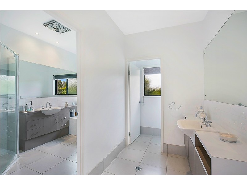 97 Spring Street, Middle Ridge QLD 4350
