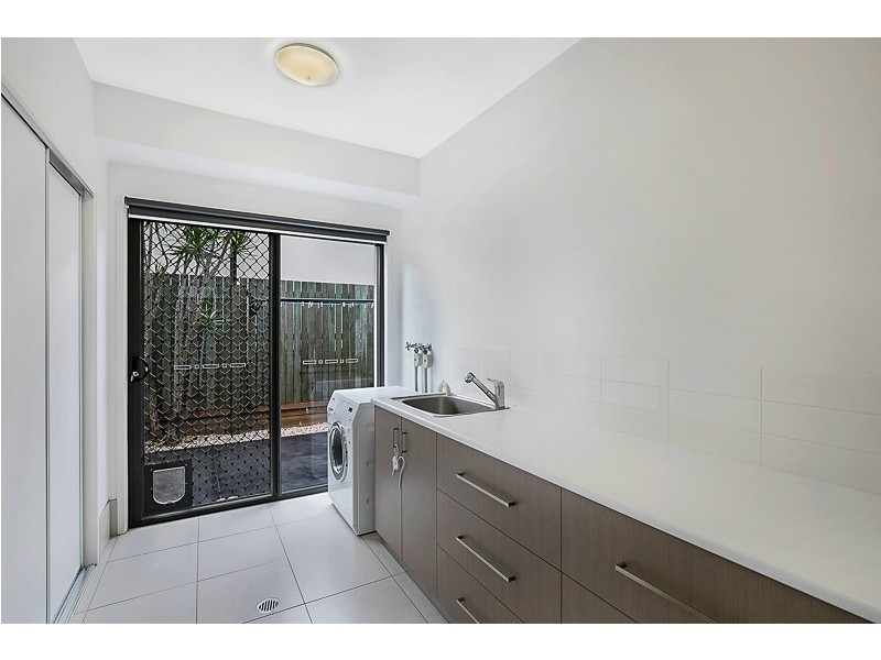 97 Spring Street, Middle Ridge QLD 4350