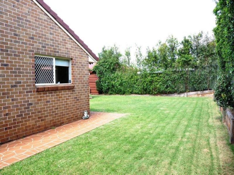 12 Poinsettia Court, Middle Ridge QLD 4350