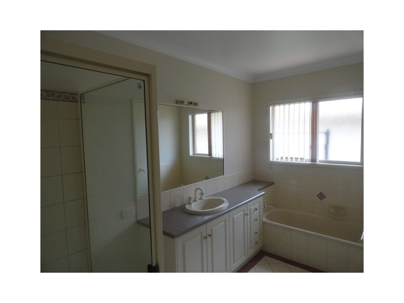 1/239 Nelson Street, Kearneys Spring QLD 4350