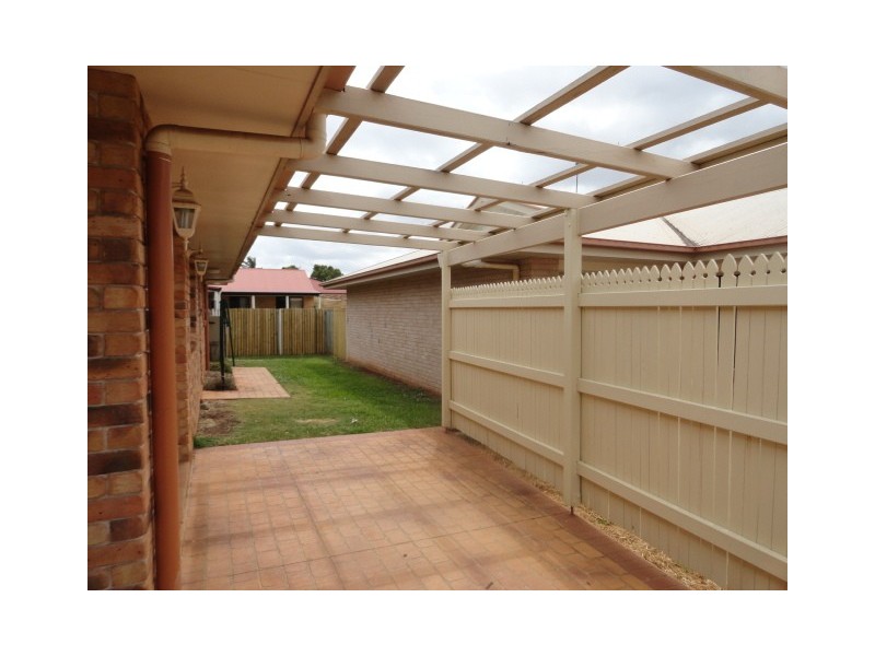 1/239 Nelson Street, Kearneys Spring QLD 4350