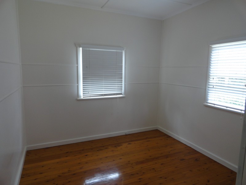 28 Collins Street, Mount Lofty QLD 4350