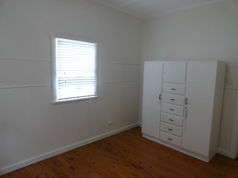 28 Collins Street, Mount Lofty QLD 4350