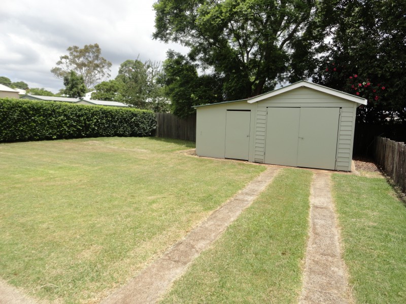 28 Collins Street, Mount Lofty QLD 4350