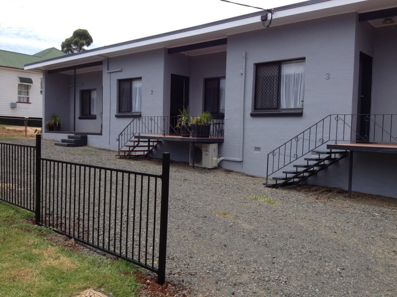 2/214 Long Street, South Toowoomba QLD 4350