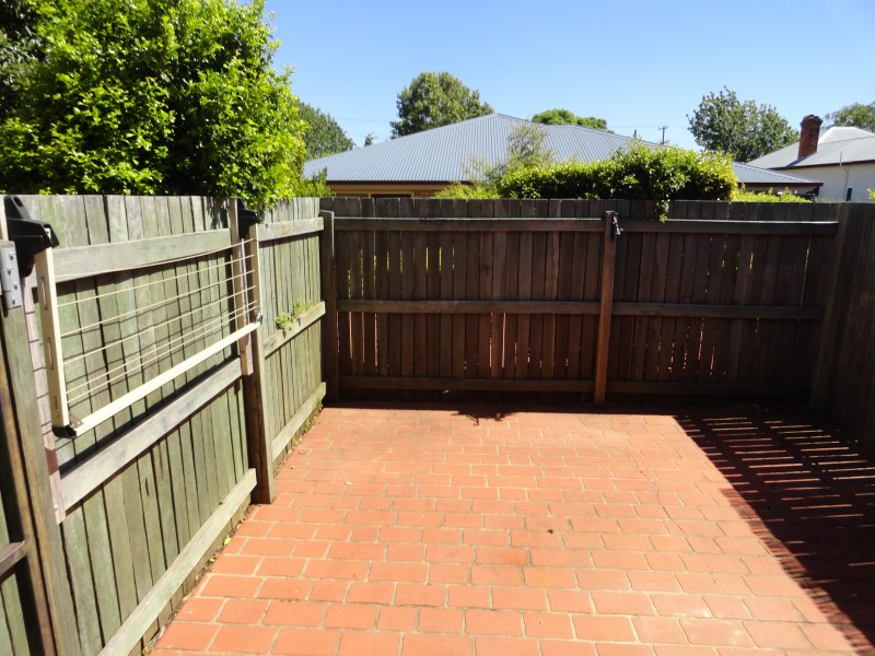 4/320 South Street, Harristown QLD 4350