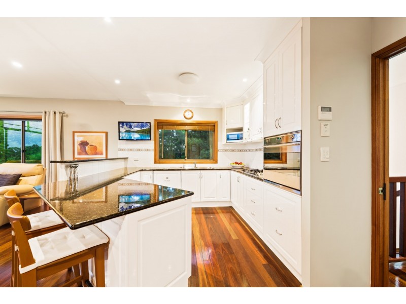 6 Balmoral Close, Mount Lofty QLD 4350