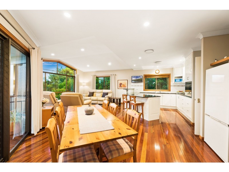6 Balmoral Close, Mount Lofty QLD 4350