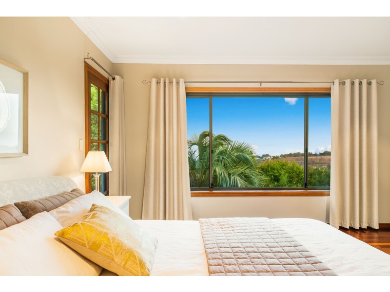 6 Balmoral Close, Mount Lofty QLD 4350