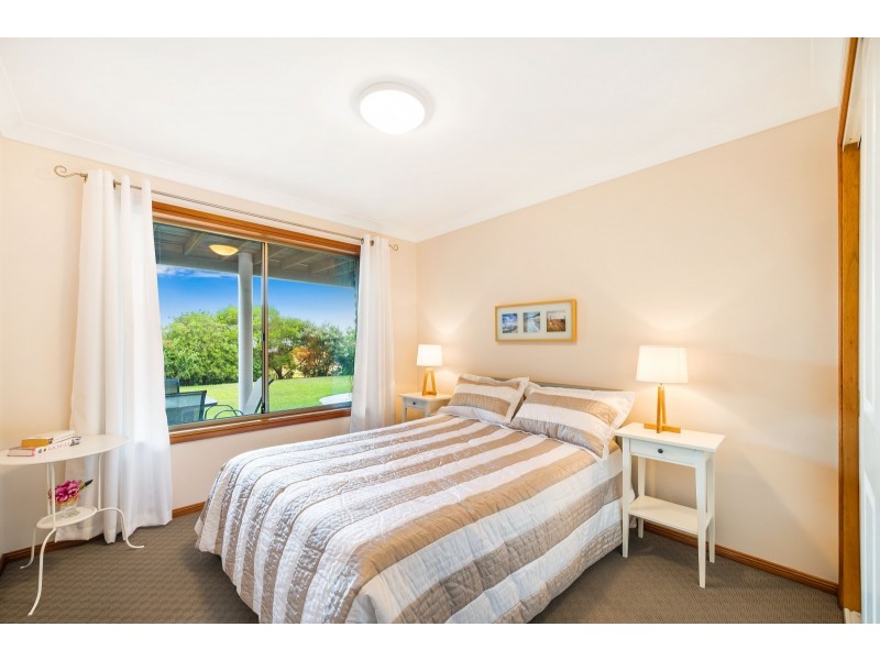 6 Balmoral Close, Mount Lofty QLD 4350