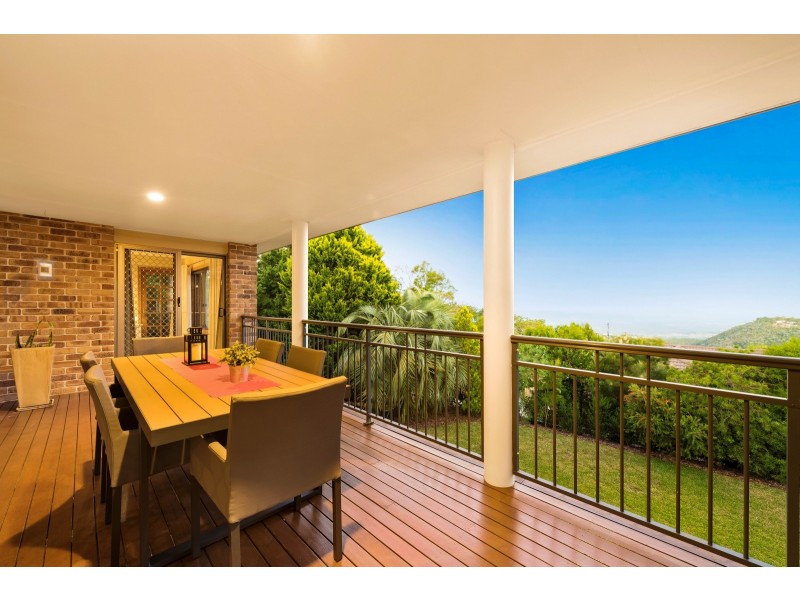 6 Balmoral Close, Mount Lofty QLD 4350