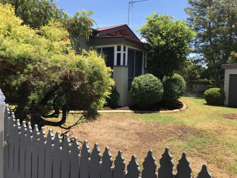 9 Clairmont Street, Newtown QLD 4350