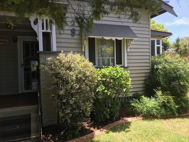 9 Clairmont Street, Newtown QLD 4350