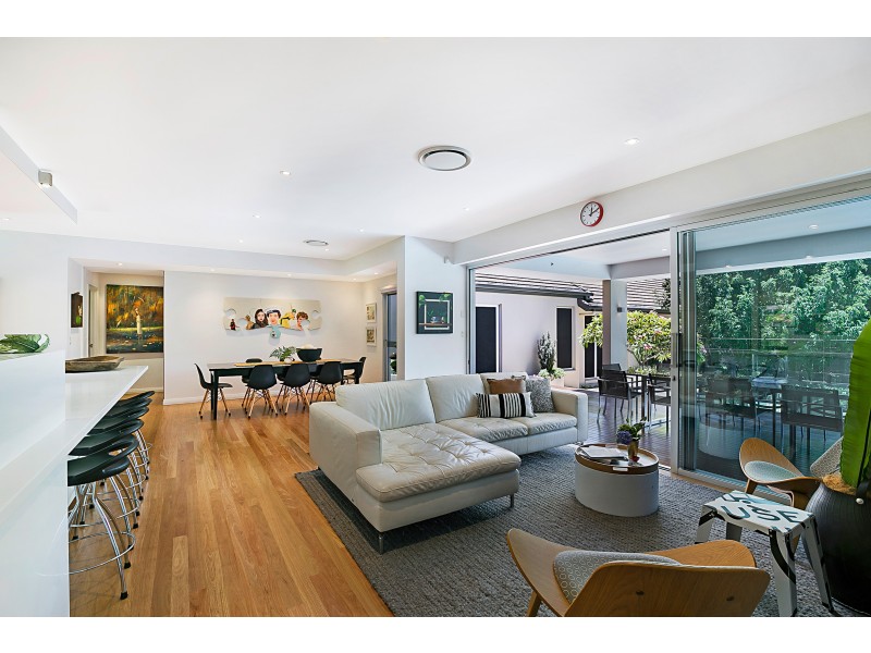 11 Bridge Street, Mount Lofty QLD 4350