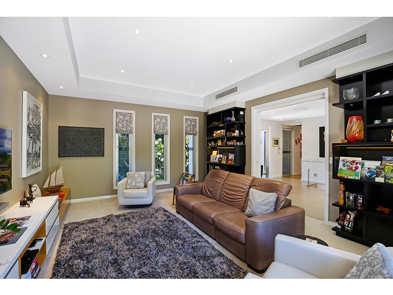 11 Bridge Street, Mount Lofty QLD 4350