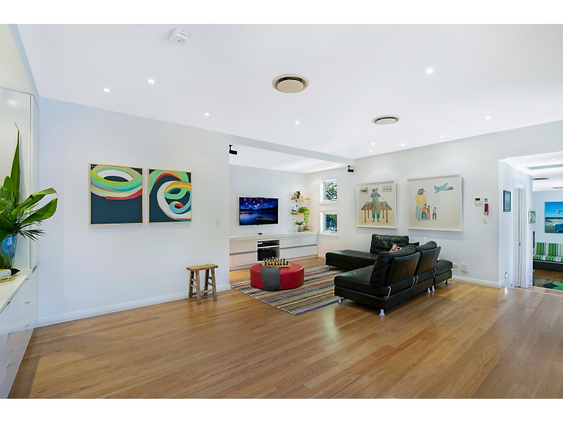 11 Bridge Street, Mount Lofty QLD 4350