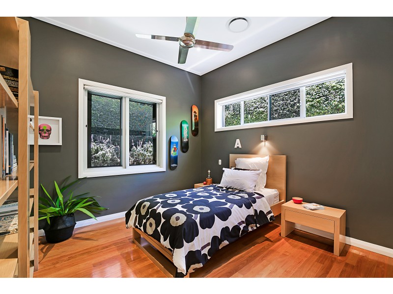 11 Bridge Street, Mount Lofty QLD 4350