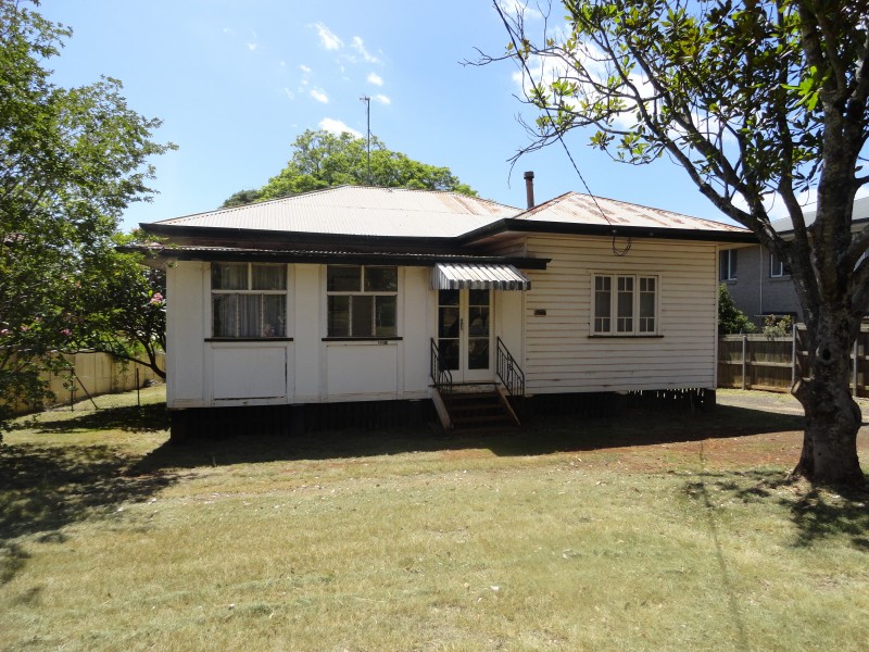 198b West Street, South Toowoomba QLD 4350