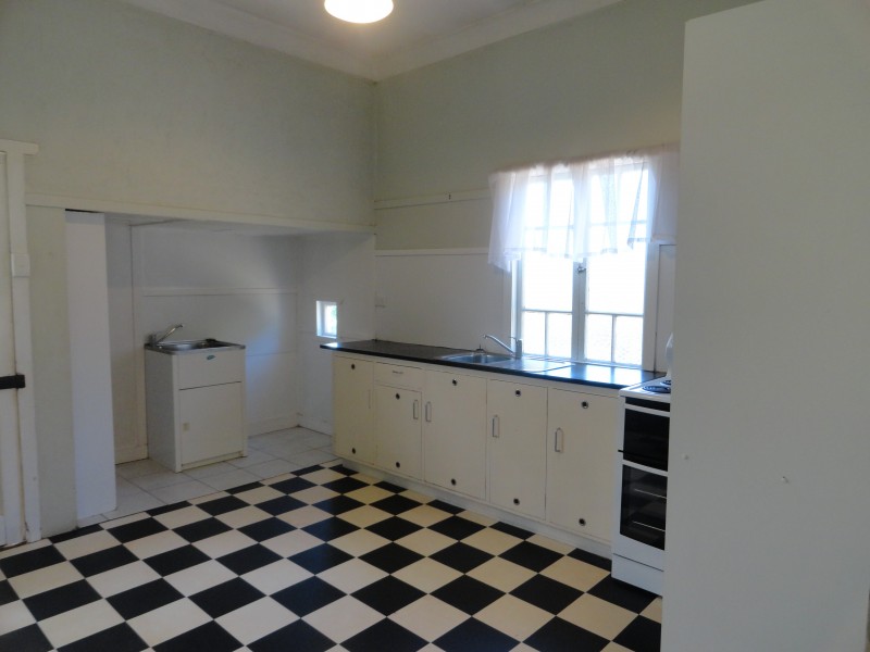 198b West Street, South Toowoomba QLD 4350