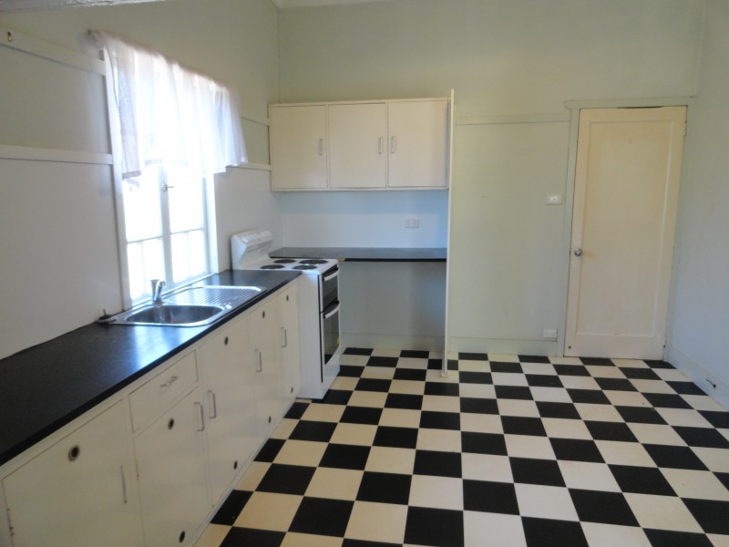 198b West Street, South Toowoomba QLD 4350
