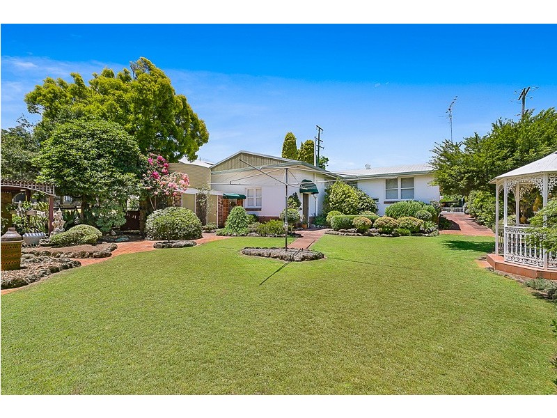 69 Mary Street, East Toowoomba QLD 4350