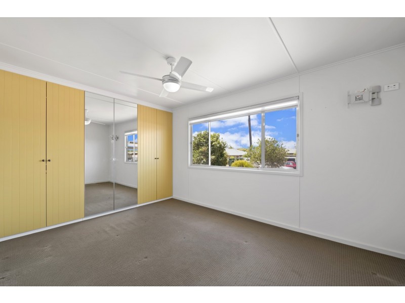 4 Shennan Street, Harristown QLD 4350