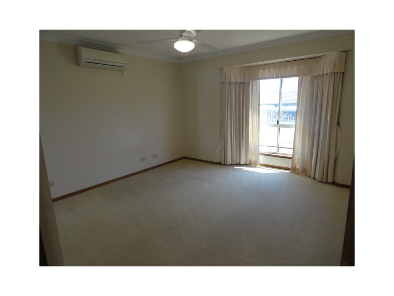 38 BISCAY Crescent, Glenvale QLD 4350