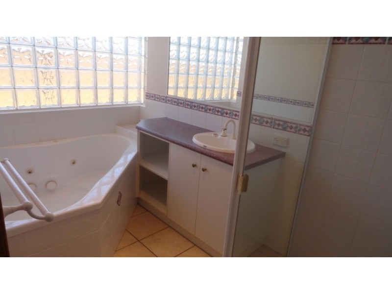 38 BISCAY Crescent, Glenvale QLD 4350