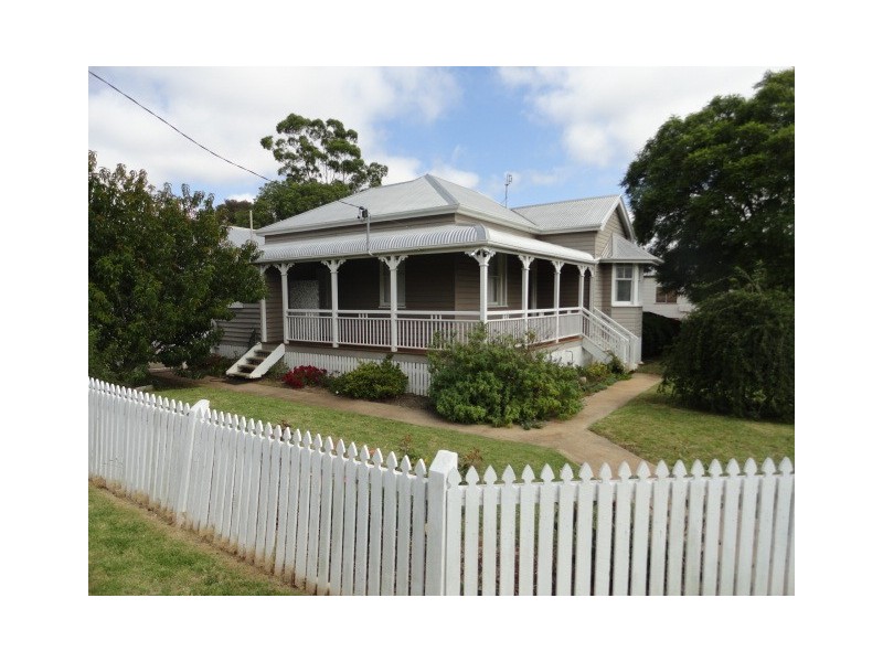 137 Holberton Street, Newtown QLD 4350