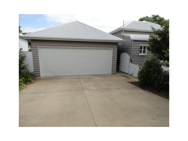 137 Holberton Street, Newtown QLD 4350