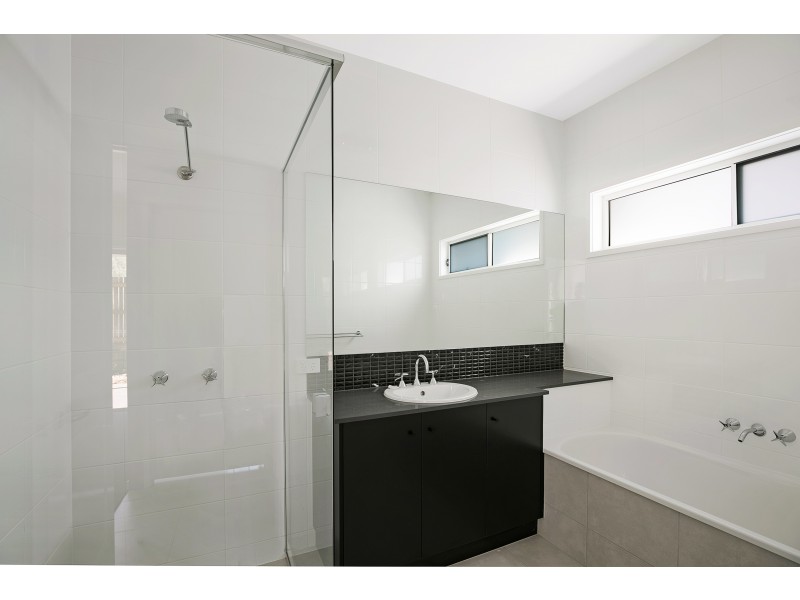 4/10 Spieker Street, Mount Lofty QLD 4350