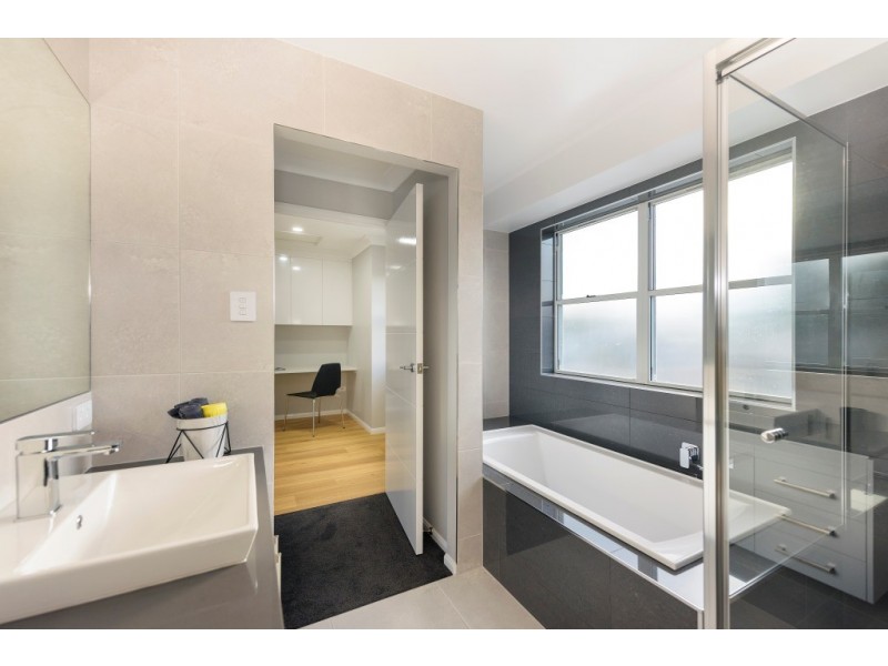 6/20 Gostwyck Street, Newtown QLD 4350