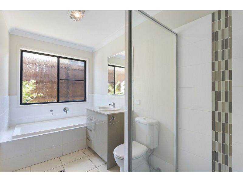 23 Parkview Drive, Glenvale QLD 4350