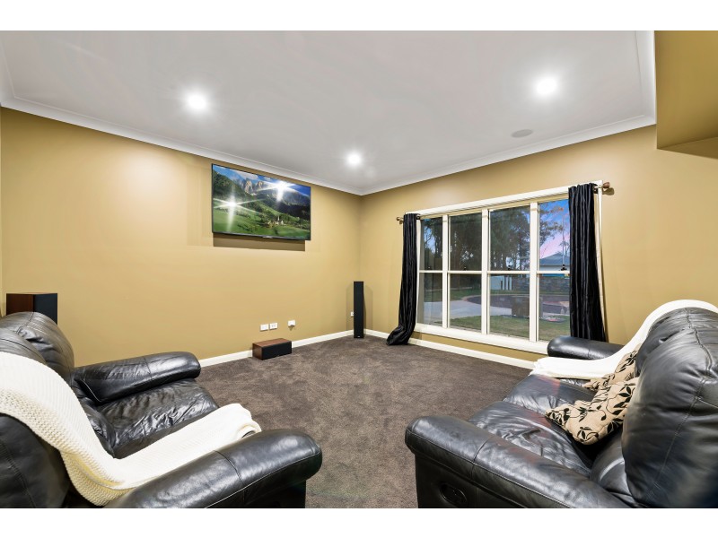 20 Colman Drive, Middle Ridge QLD 4350