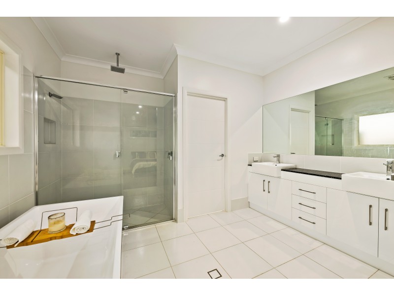 20 Colman Drive, Middle Ridge QLD 4350