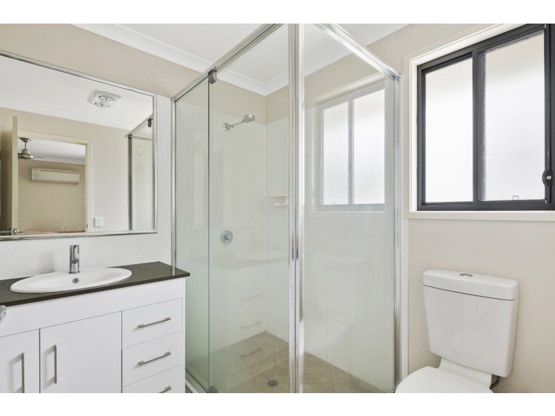 2/128a James Street, South Toowoomba QLD 4350