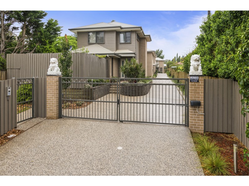 2/128a James Street, South Toowoomba QLD 4350