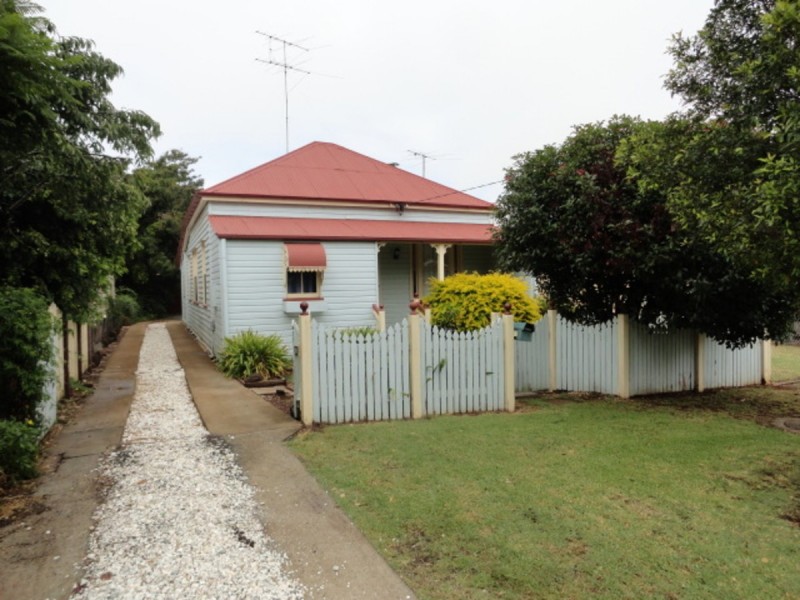 18 Lilley Street, East Toowoomba QLD 4350
