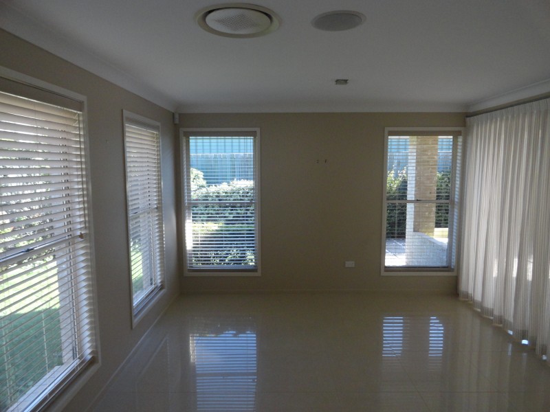 4 Saba Court, Middle Ridge QLD 4350