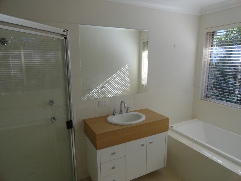 4 Saba Court, Middle Ridge QLD 4350