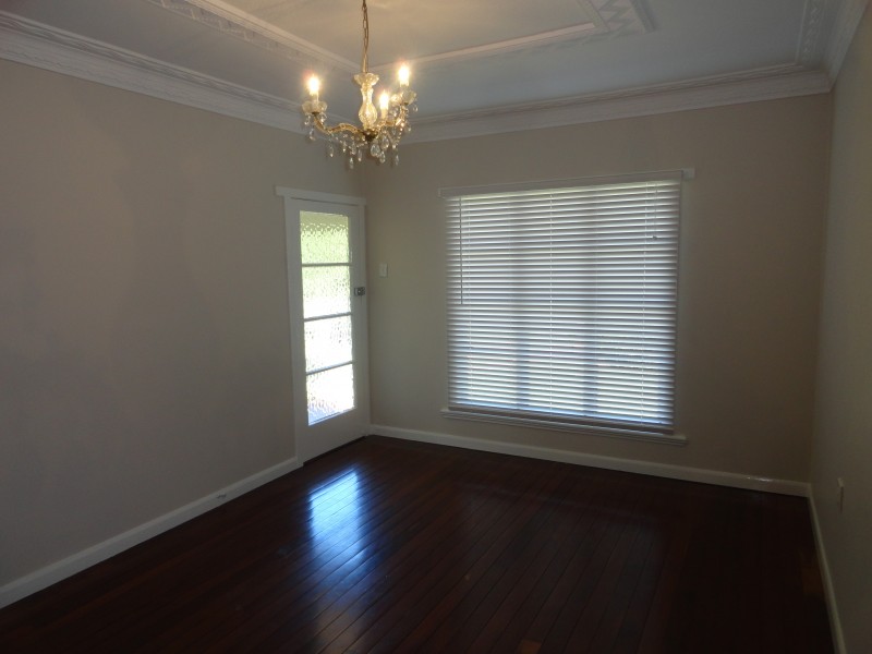 14 Lydwin Crescent, East Toowoomba QLD 4350