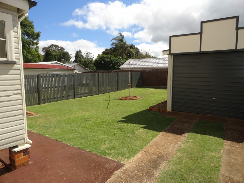 14 Lydwin Crescent, East Toowoomba QLD 4350