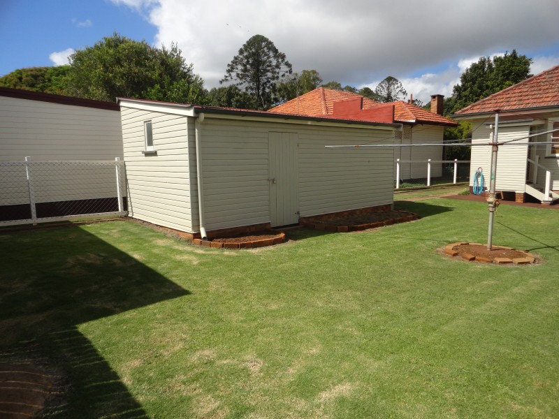 14 Lydwin Crescent, East Toowoomba QLD 4350