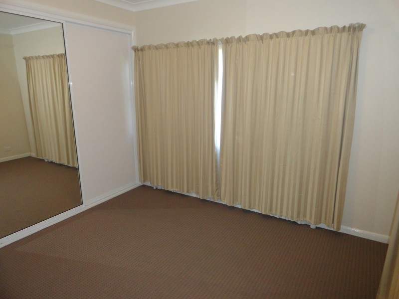 35A Rhyde Street, Mount Lofty QLD 4350