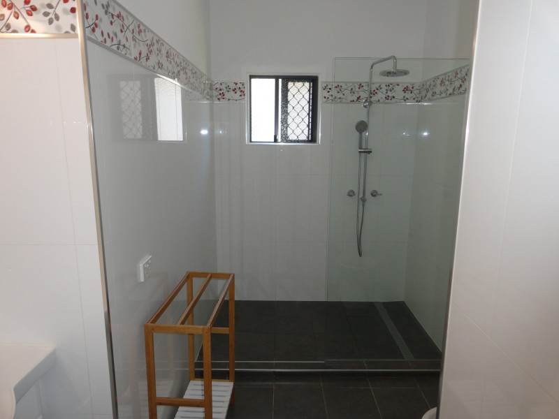 35A Rhyde Street, Mount Lofty QLD 4350