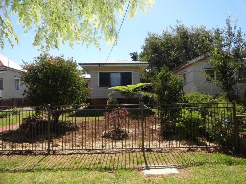 35A Rhyde Street, Mount Lofty QLD 4350