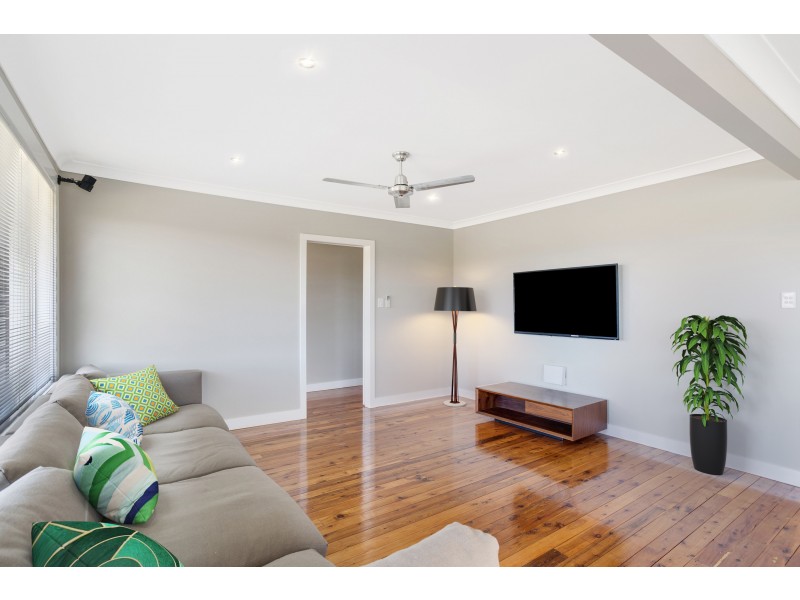 11 Skehan Street, Centenary Heights QLD 4350